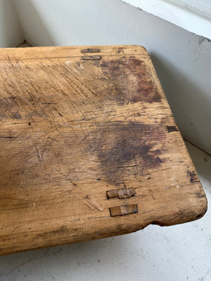 Marcelline Footed Cutting Board