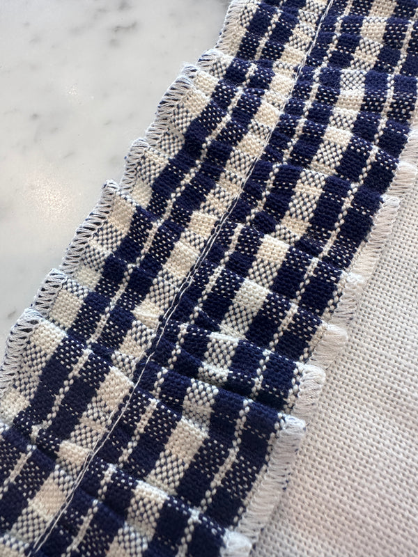 Zodiaco Ruffle Table Runner