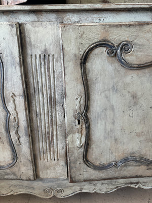 Antique feud corps armoire