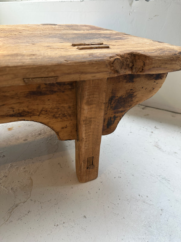 Marcelline Footed Cutting Board