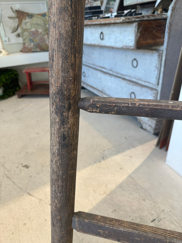 Antique Straight Tapered Ladder