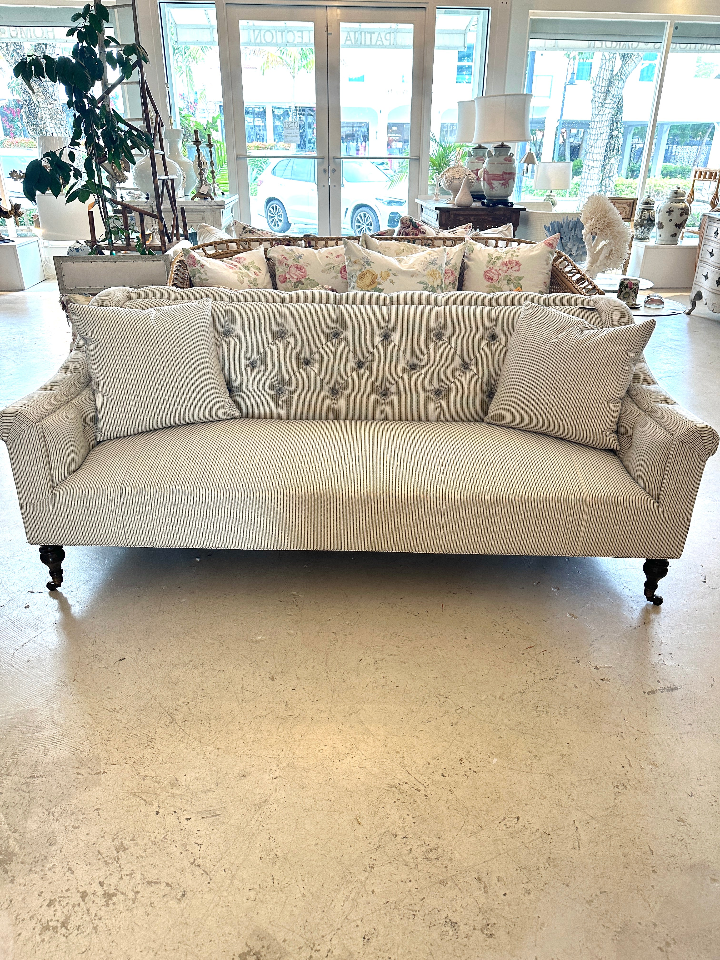 椅子 tarina Seating