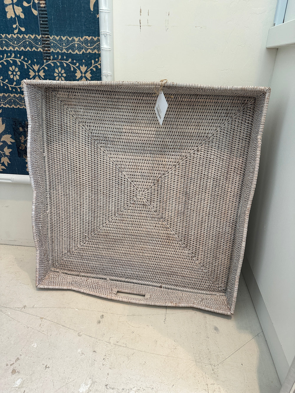 Éloise Scallop Rattan Tray