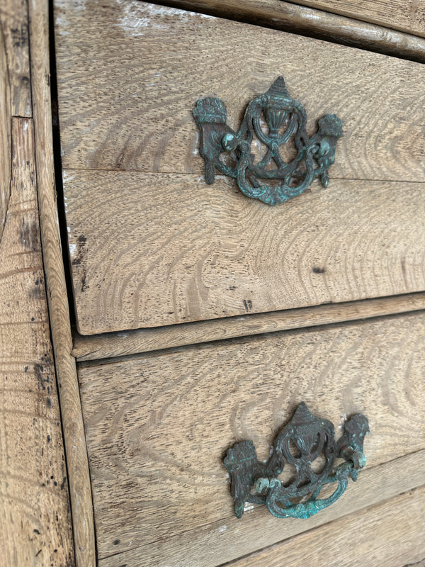 Antique Otelia Claw Foot Chest