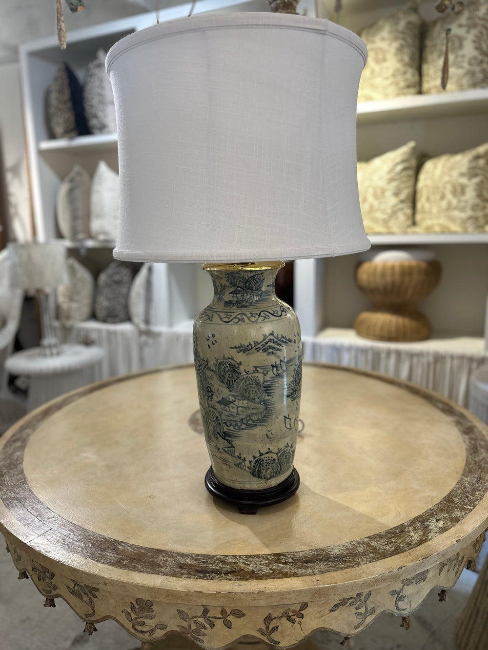 Oriental Blue & Cream Table Lamp