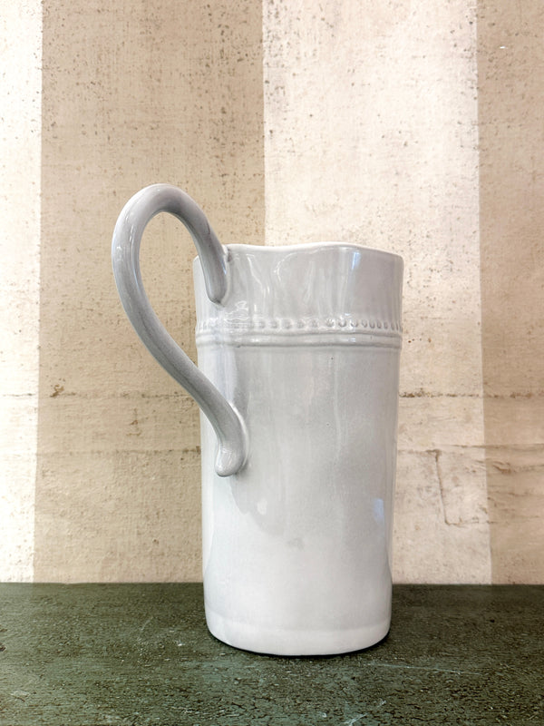 Charlot Pitcher
