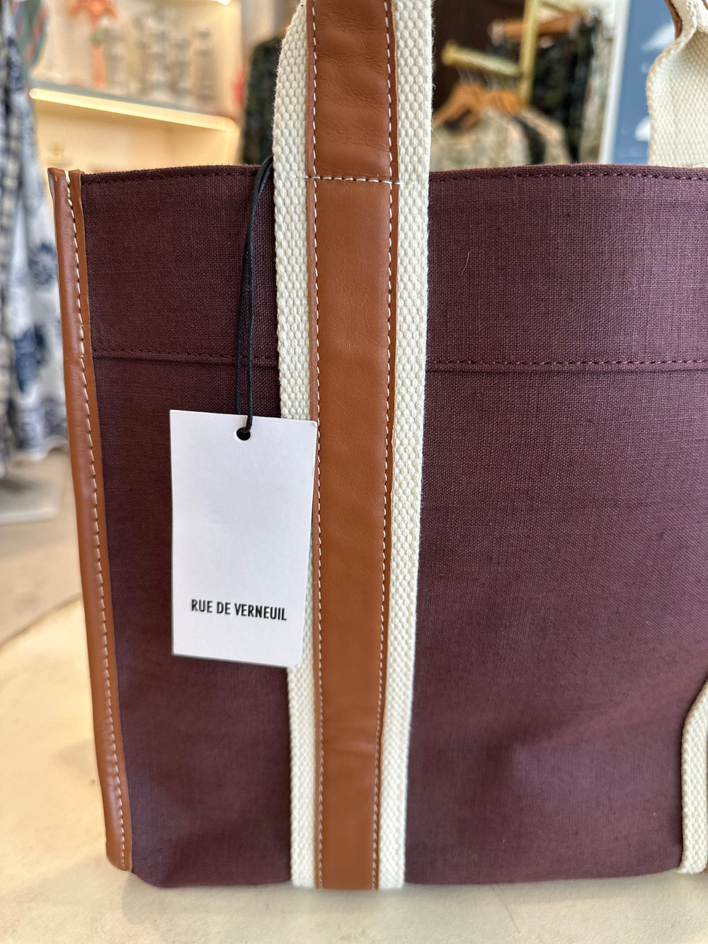 Traveler Linen Handbag, Medium Plum