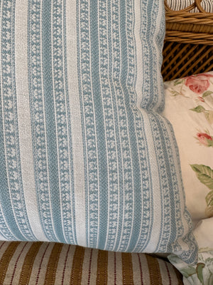 Outdoor Stripe Blue/White Pillow
