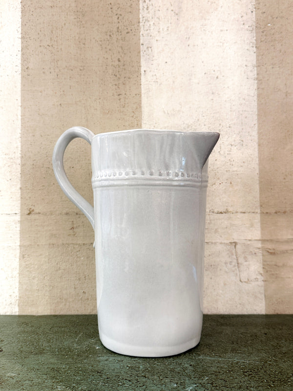Charlot Pitcher