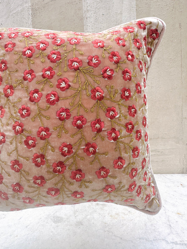 Cyclanen Misha Velvet Pillow