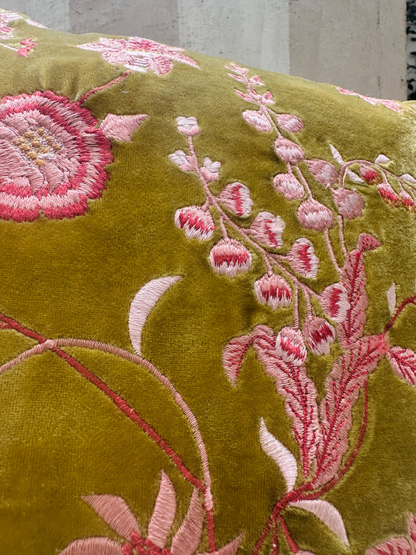Foliate Green Bovary Velvet Pillow