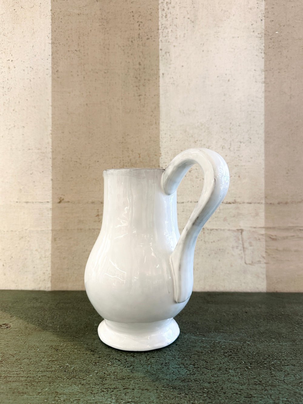 Paris Pitcher