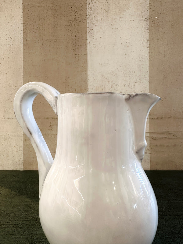 Paris Pitcher