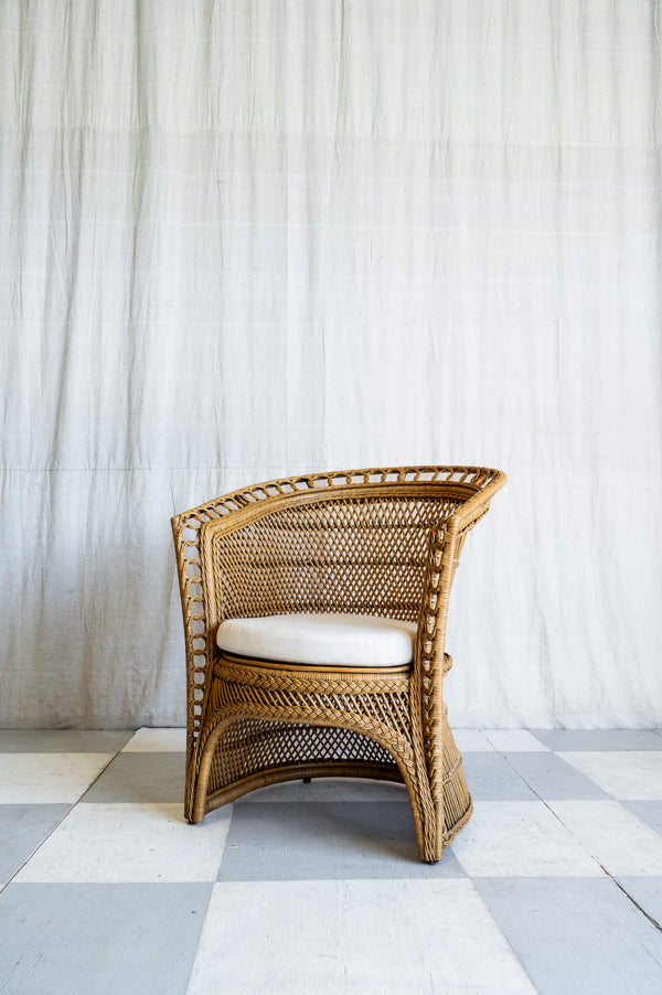 Amira Chair
