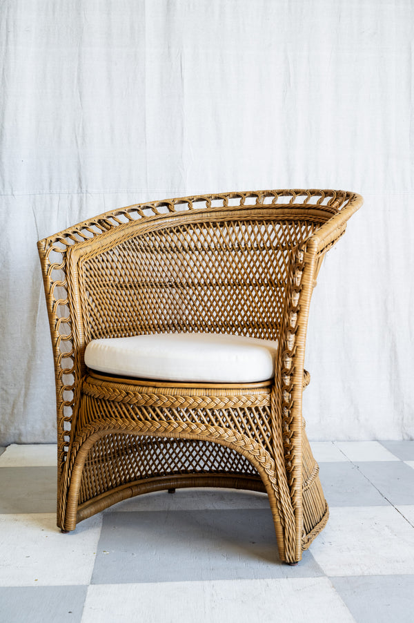 Amira Chair