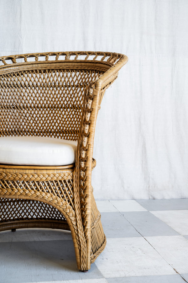 Amira Chair