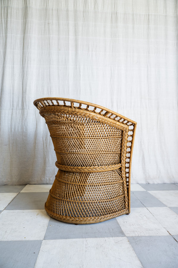 Amira Chair