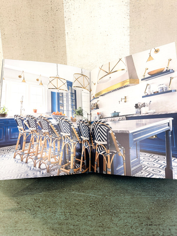 A Home for All Seasons: Gracious Living and Stylish Entertaining