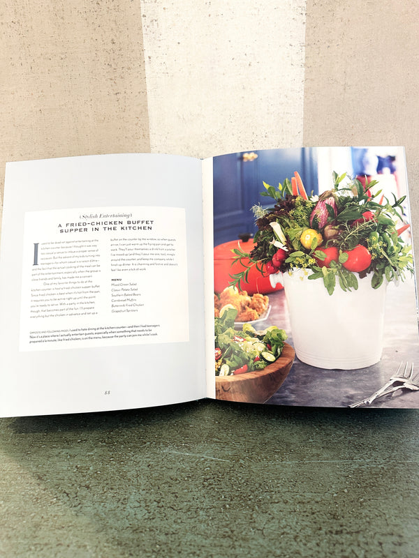 A Home for All Seasons: Gracious Living and Stylish Entertaining