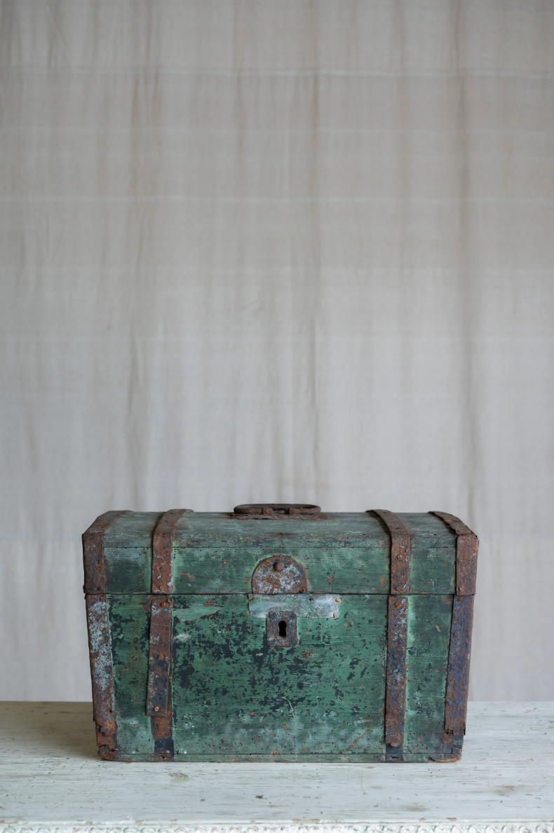 Antique  Émerel Trunk