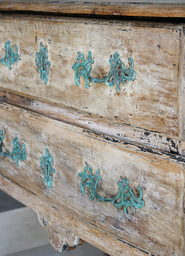 Antique Erik Chest of Drawers