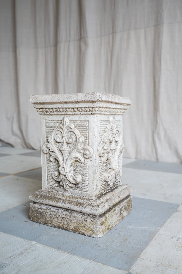 Antique Leandro Lion