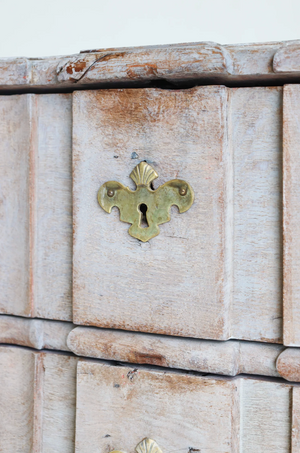 Antique Lennart Commode