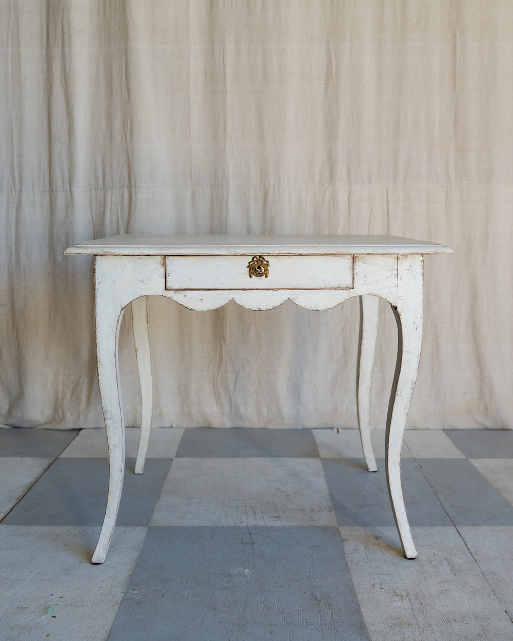 Antique Linnea Table