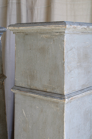 Luc Antique Wooden Pillar