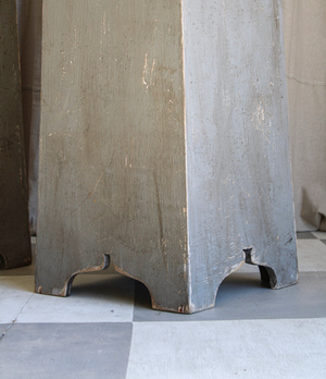 Luc Antique Wooden Pillar