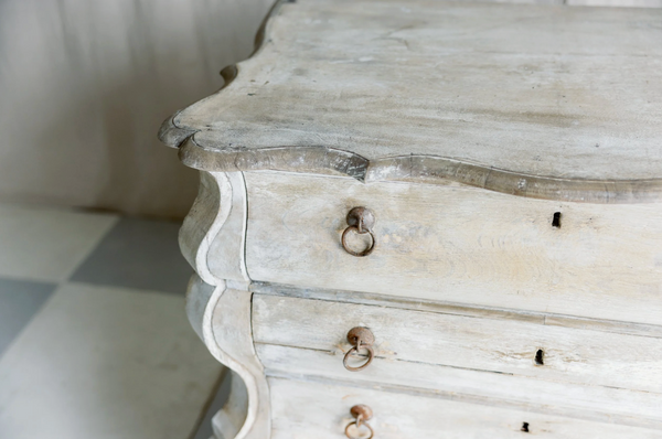 Antique Niccola Chest