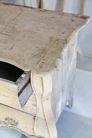 Antique Otelia Claw Foot Chest