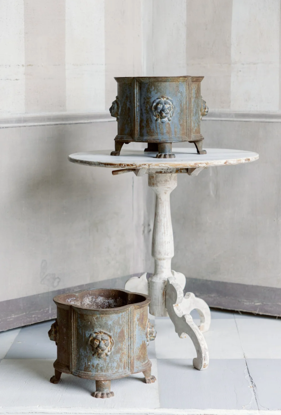 Palmiro Antique Metal Planter