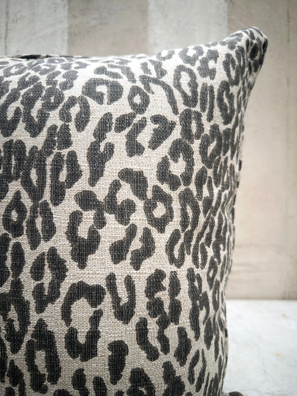 Makoa Leopard Pillow