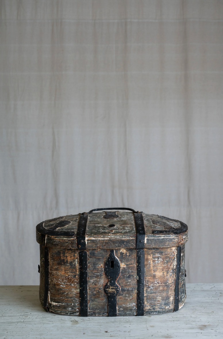 Antique Solenne Trunk