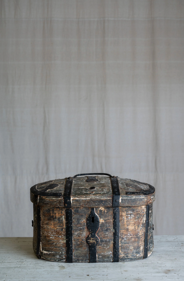 Antique Solenne Trunk