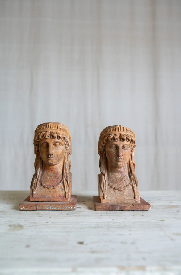 Antique Sphéra Statue