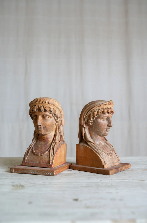 Antique Sphéra Statue