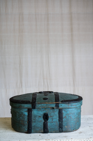 Antique Stilla Trunk