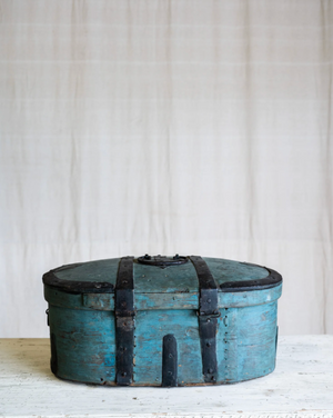 Antique Stilla Trunk