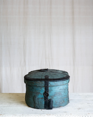 Antique Stilla Trunk