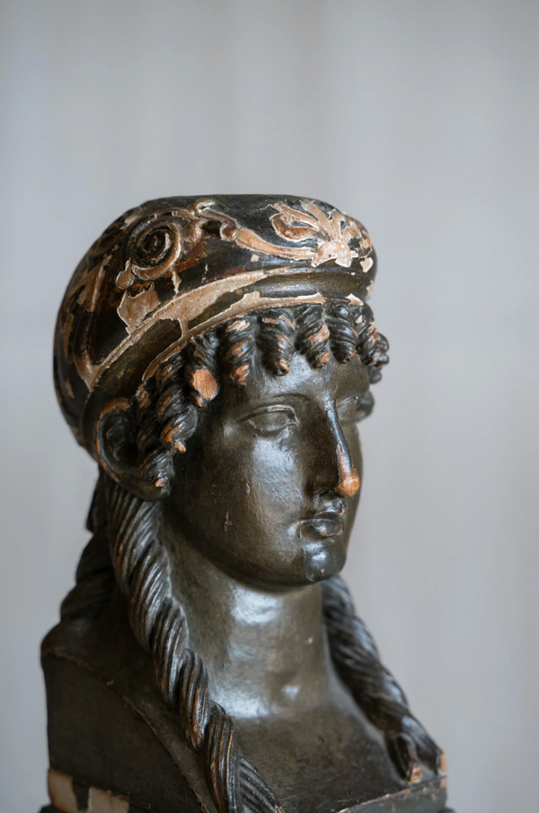 Statue Velmora Statue