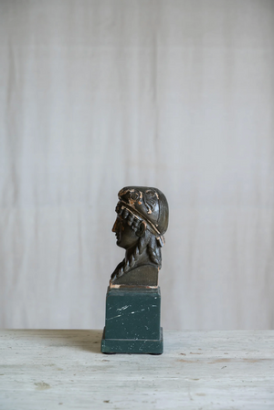 Statue Velmora Statue