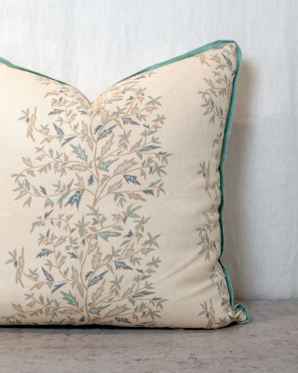Holly Vine Mer Pillow 20x20