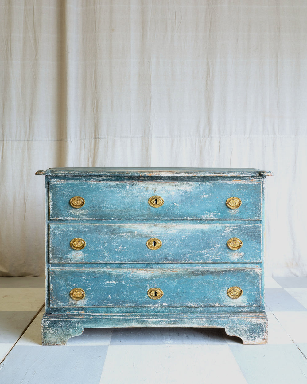 Elliot Antique Commode